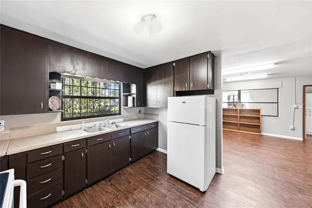 5207 10TH STREET Zephyrhills, FL 33542