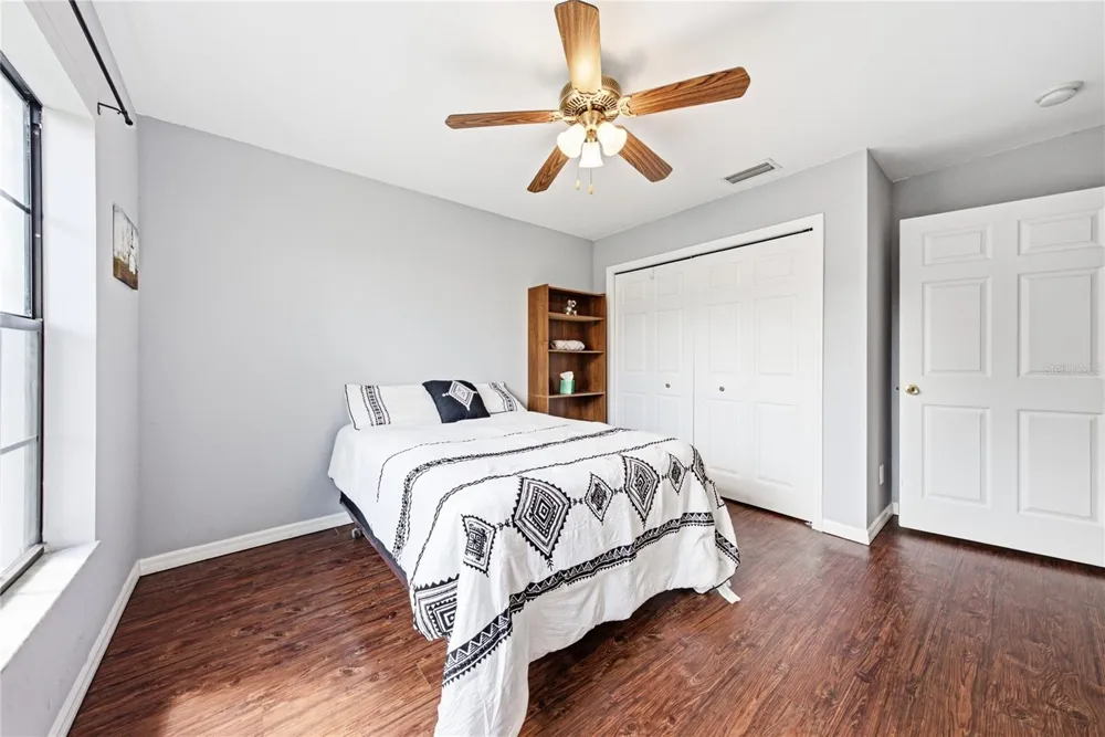 5207 10TH STREET Zephyrhills, FL 33542