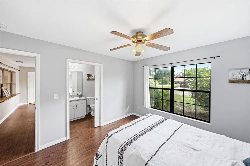 5207 10TH STREET Zephyrhills, FL 33542