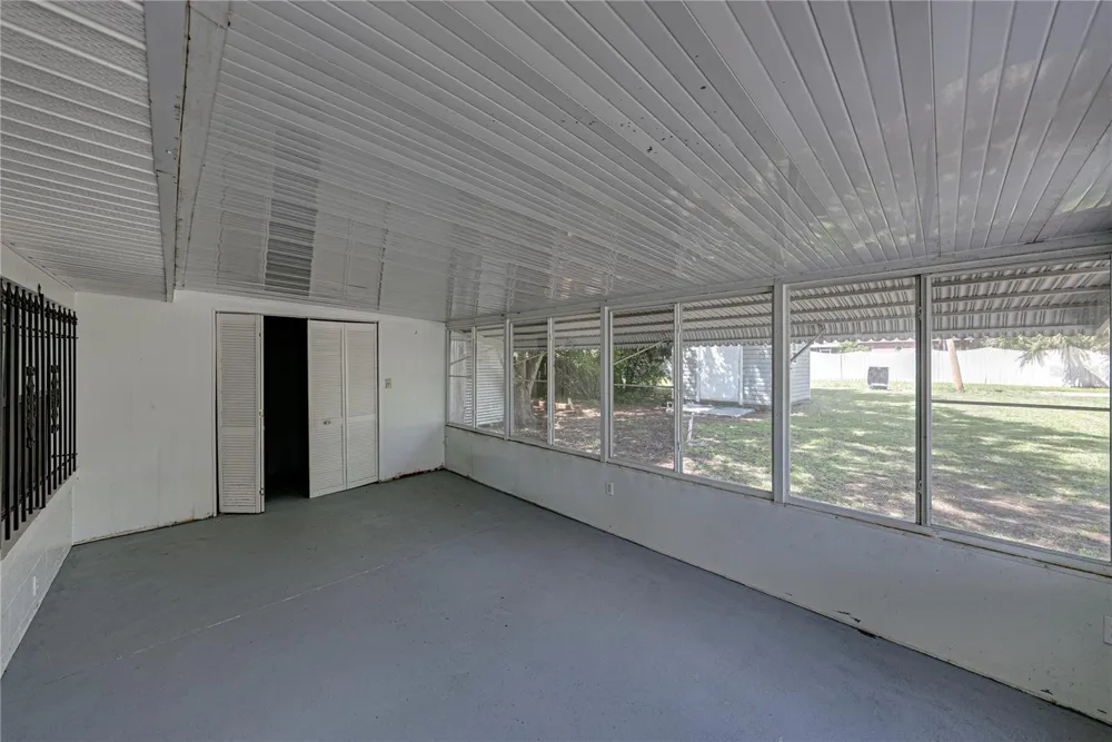 5207 10TH STREET Zephyrhills, FL 33542