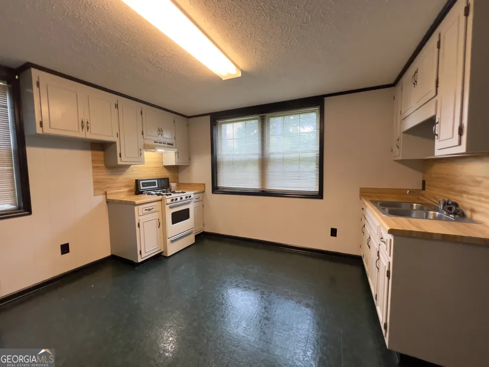 105 Olympia DR Thomaston, GA 30286