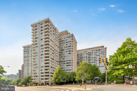 4515 WILLARD AVENUE #2007S