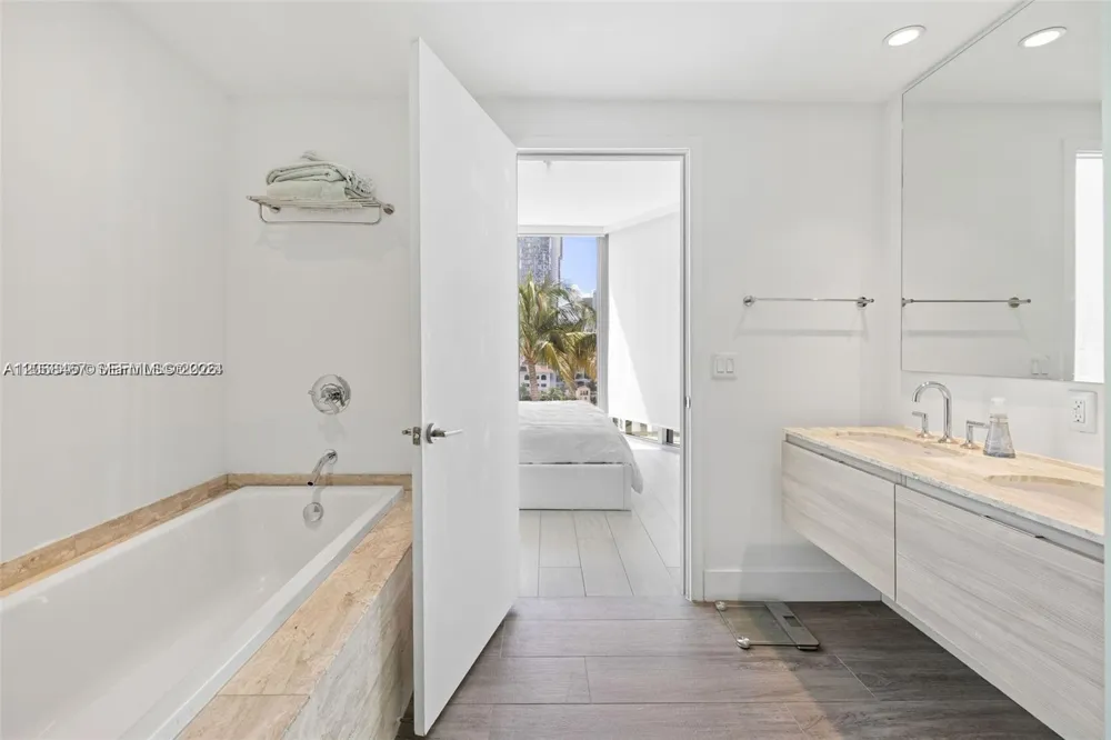 2900 NE 7th Ave #809 Miami, FL 33137