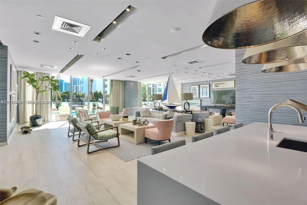 2900 NE 7th Ave #809 Miami, FL 33137
