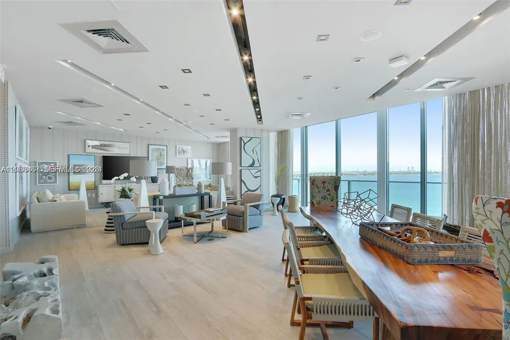2900 NE 7th Ave #809 Miami, FL 33137