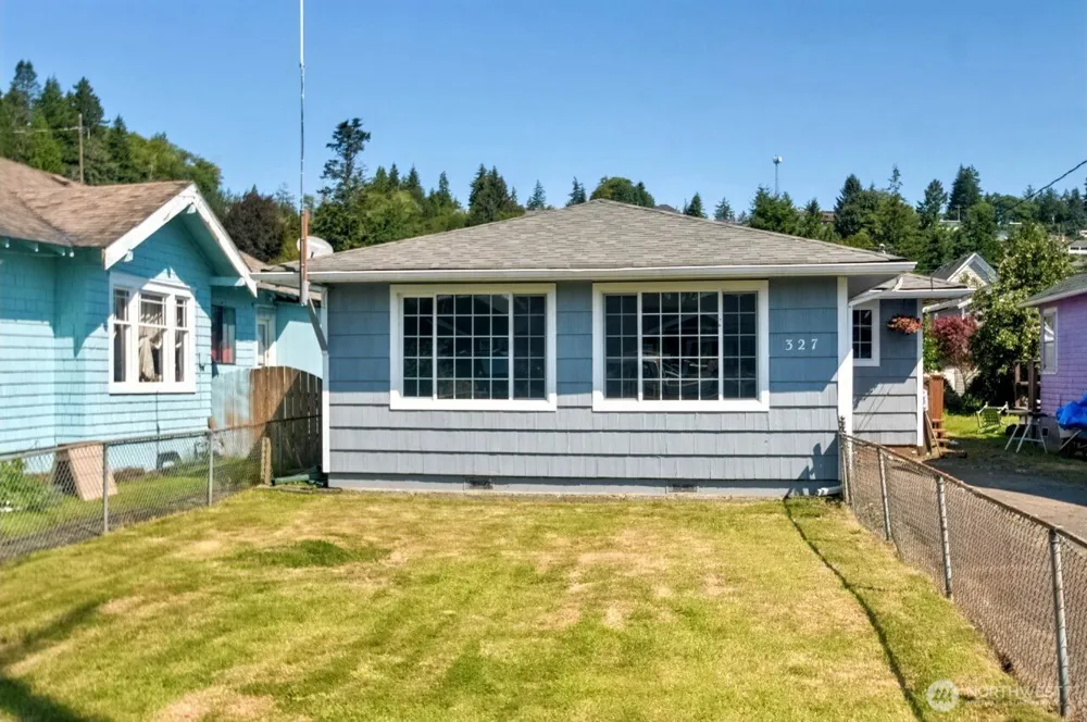327 Eklund Avenue Hoquiam, WA 98550