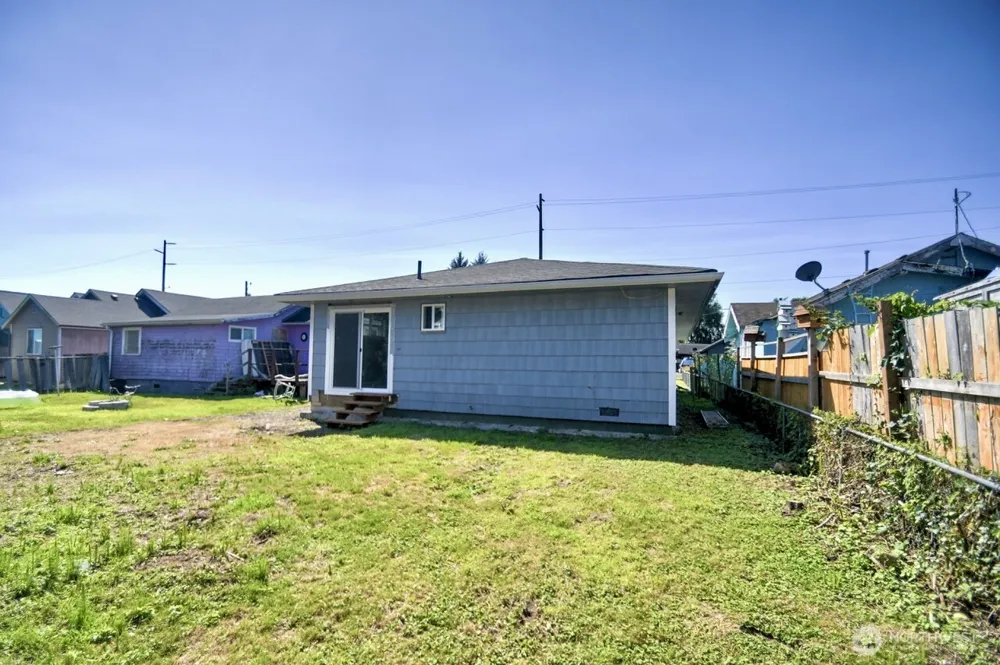 327 Eklund Avenue Hoquiam, WA 98550