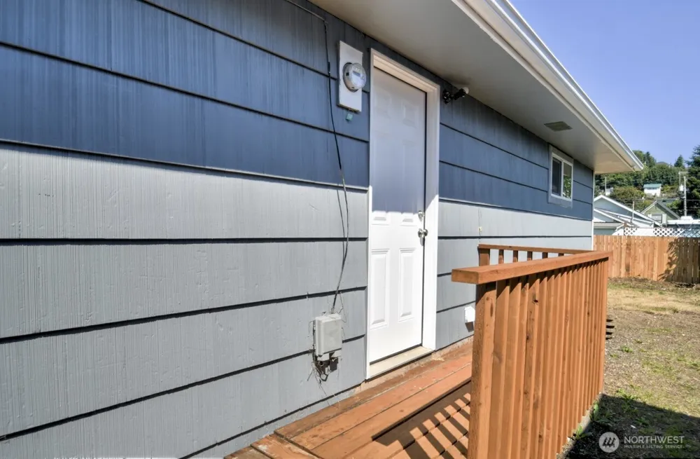 327 Eklund Avenue Hoquiam, WA 98550