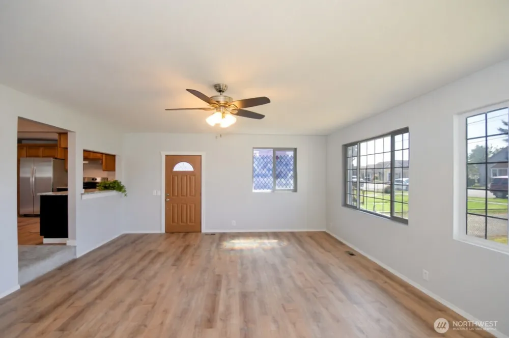 327 Eklund Avenue Hoquiam, WA 98550