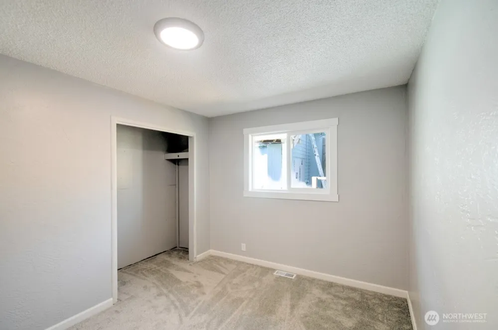 327 Eklund Avenue Hoquiam, WA 98550