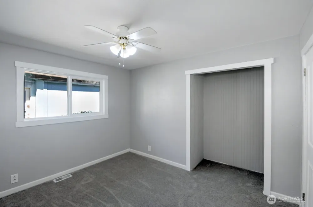 327 Eklund Avenue Hoquiam, WA 98550