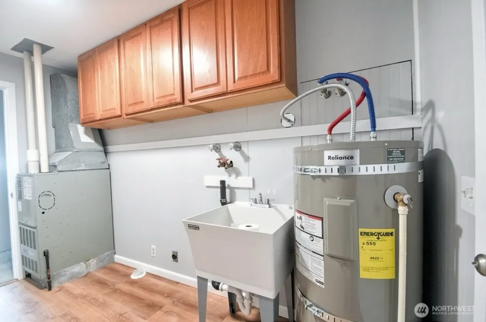 327 Eklund Avenue Hoquiam, WA 98550