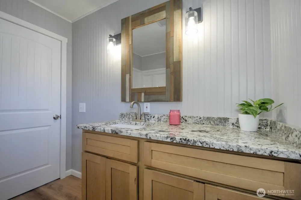 327 Eklund Avenue Hoquiam, WA 98550