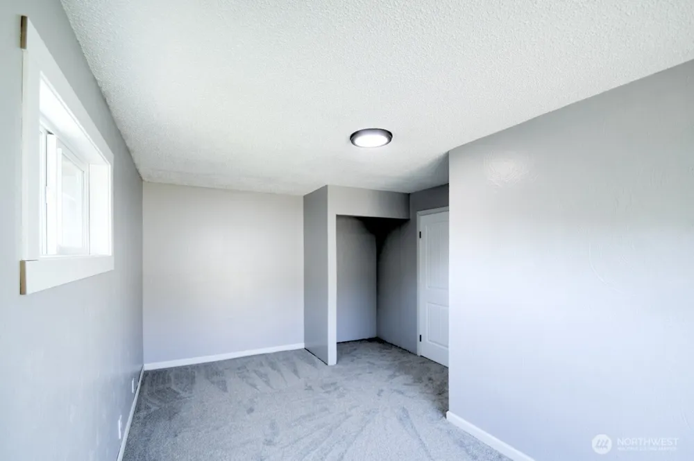 327 Eklund Avenue Hoquiam, WA 98550