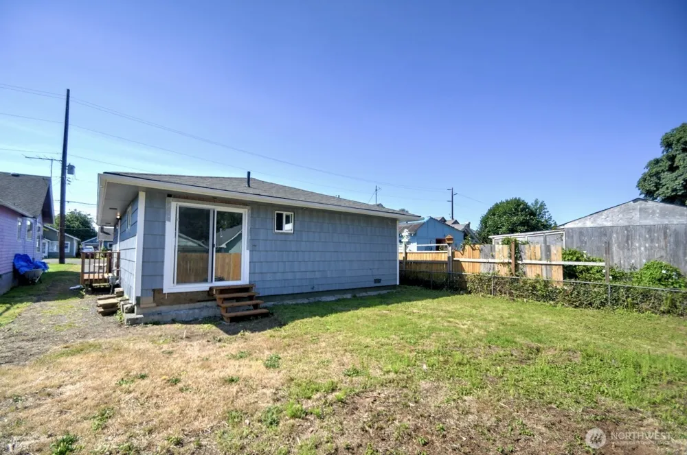 327 Eklund Avenue Hoquiam, WA 98550