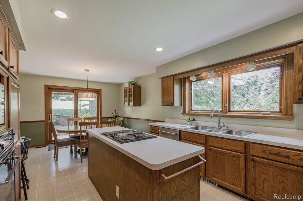 7880 Deerhill Drive Independence Charter Township, MI 48346