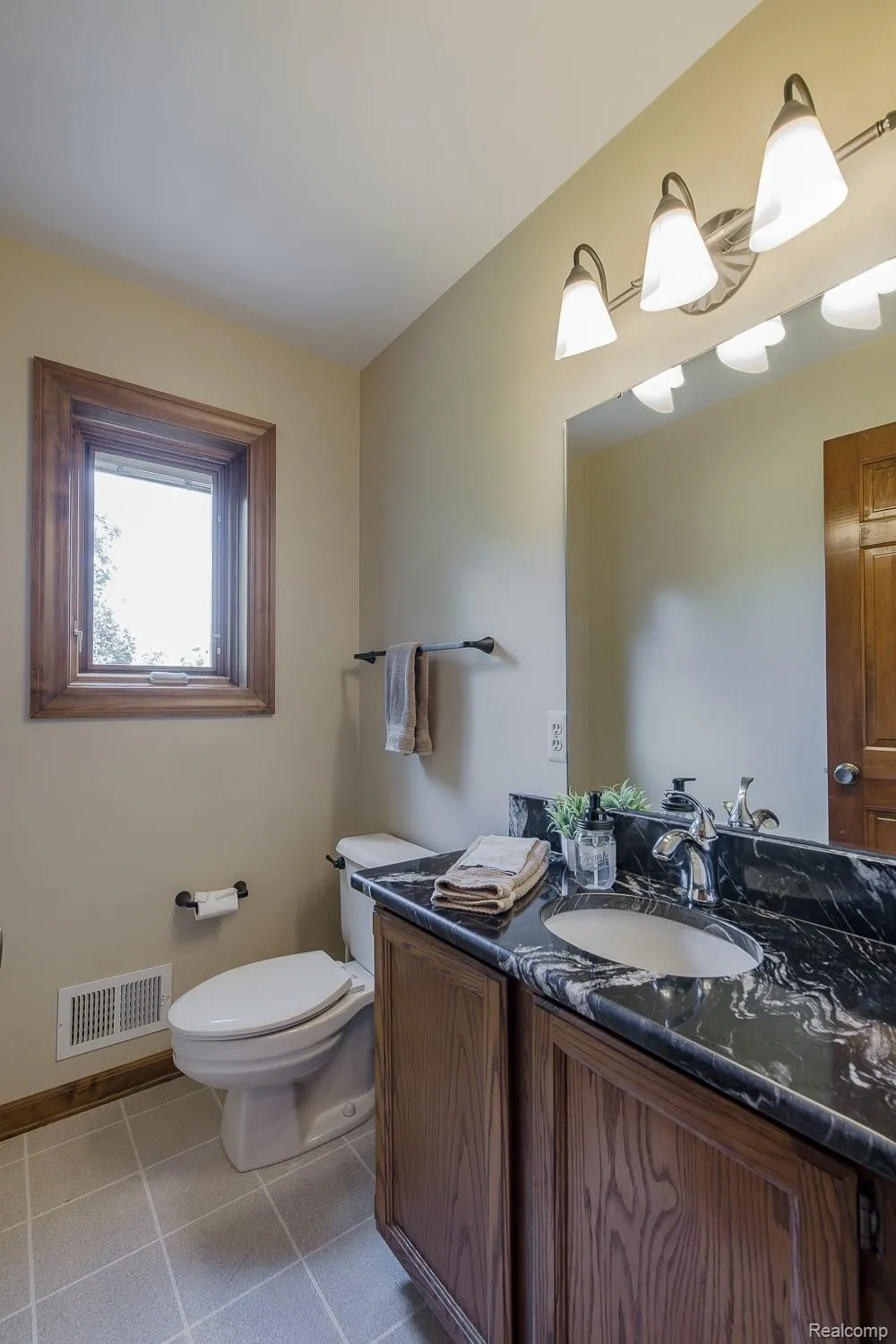 7880 Deerhill Drive Independence Charter Township, MI 48346