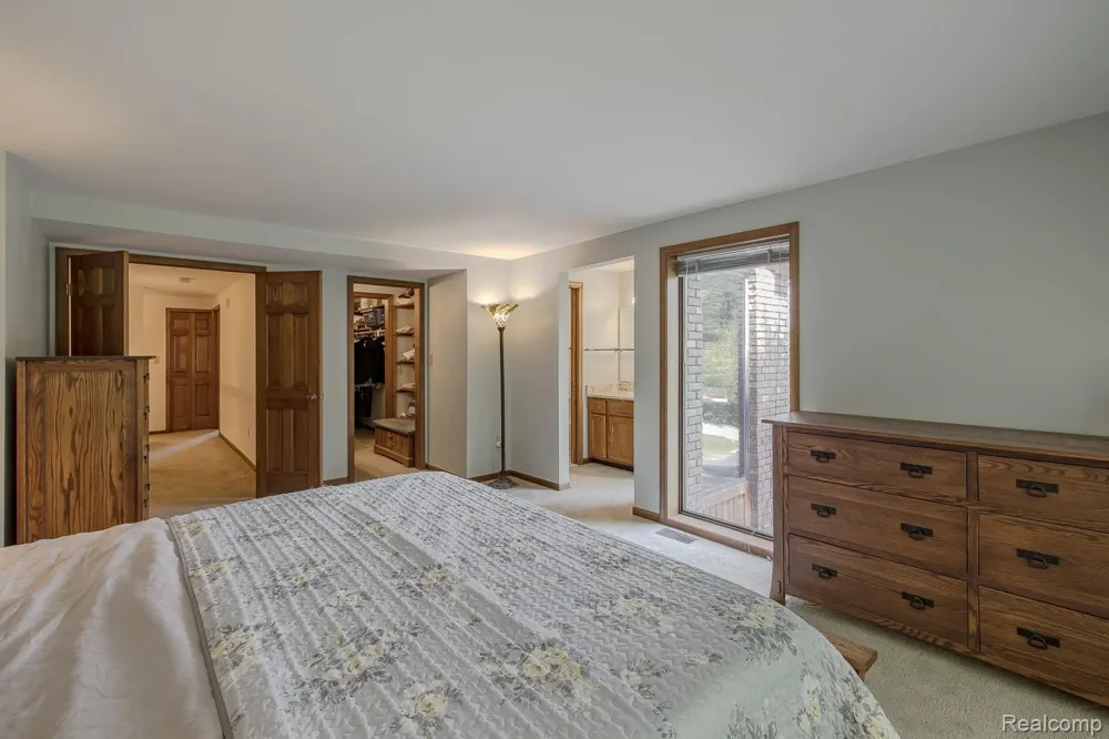 7880 Deerhill Drive Independence Charter Township, MI 48346