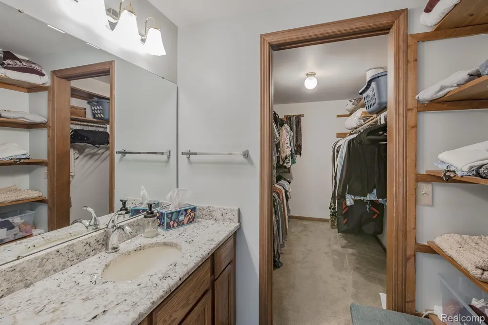7880 Deerhill Drive Independence Charter Township, MI 48346