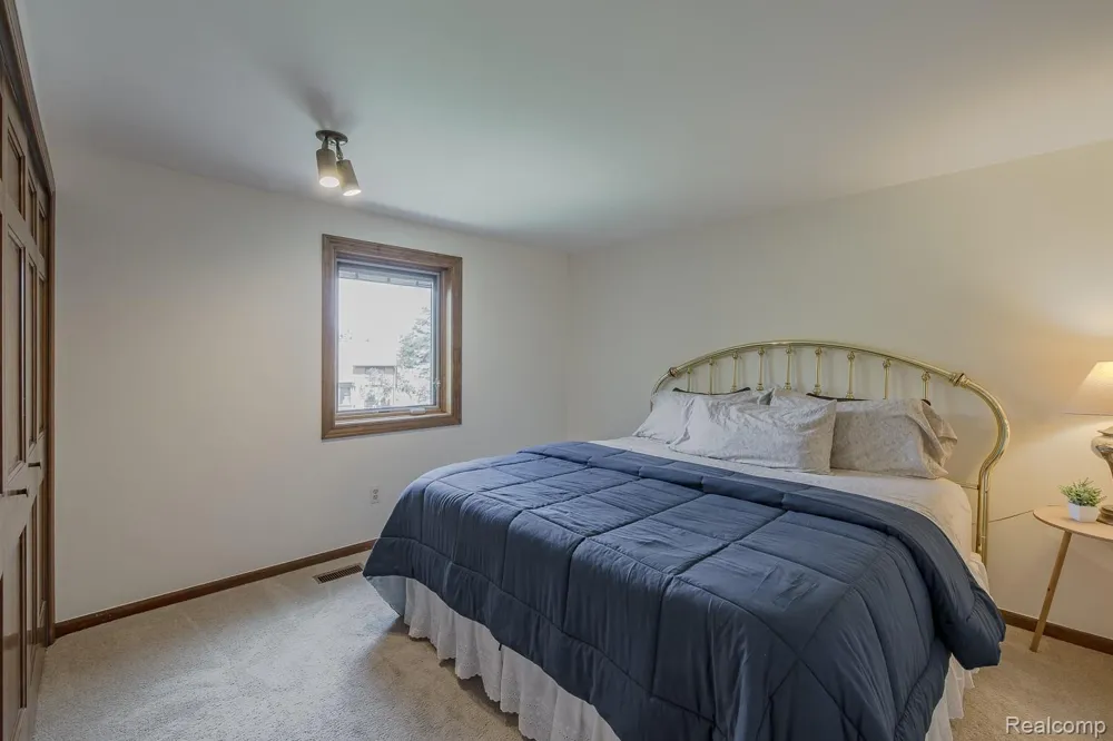 7880 Deerhill Drive Independence Charter Township, MI 48346