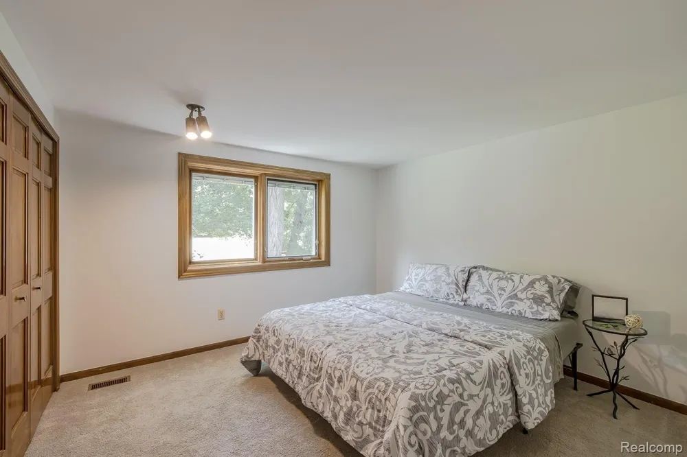 7880 Deerhill Drive Independence Charter Township, MI 48346