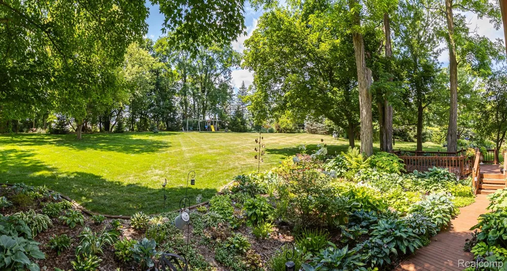 7880 Deerhill Drive Independence Charter Township, MI 48346