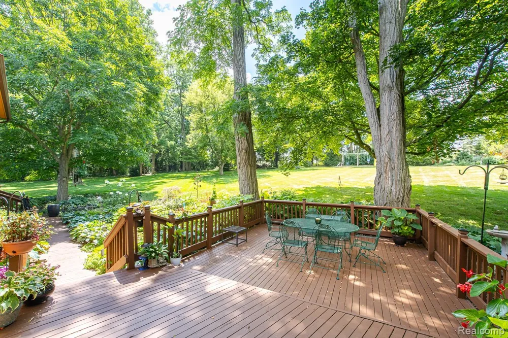 7880 Deerhill Drive Independence Charter Township, MI 48346