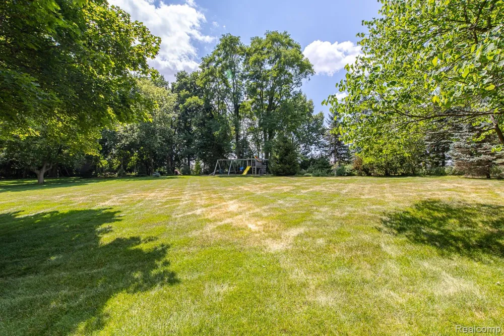 7880 Deerhill Drive Independence Charter Township, MI 48346