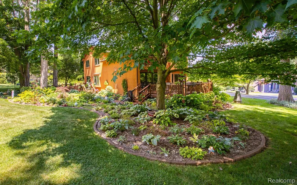7880 Deerhill Drive Independence Charter Township, MI 48346