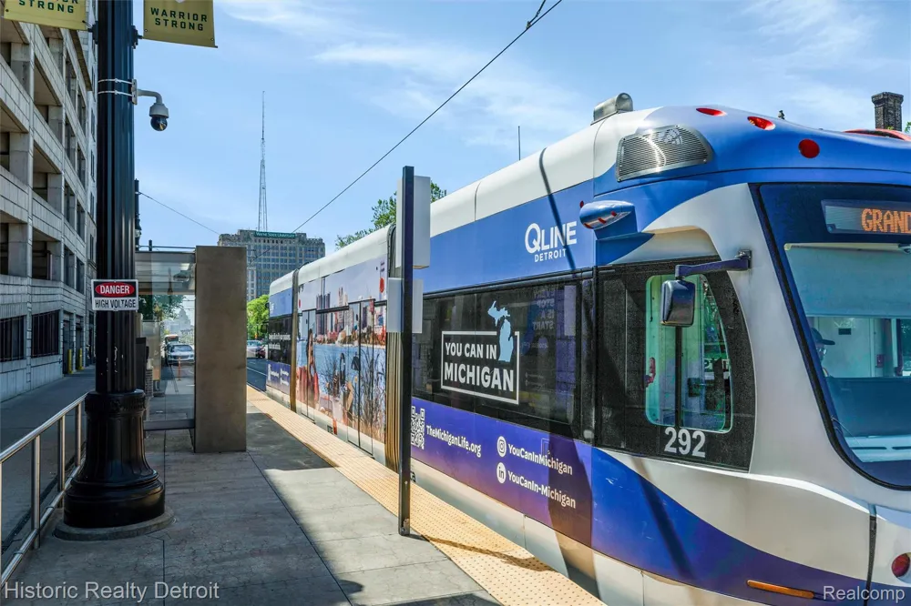 1300 E Lafayette Street E #610-11 Detroit City, MI 48207