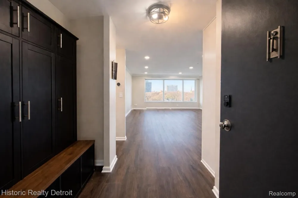 1300 E Lafayette Street E #610-11 Detroit City, MI 48207