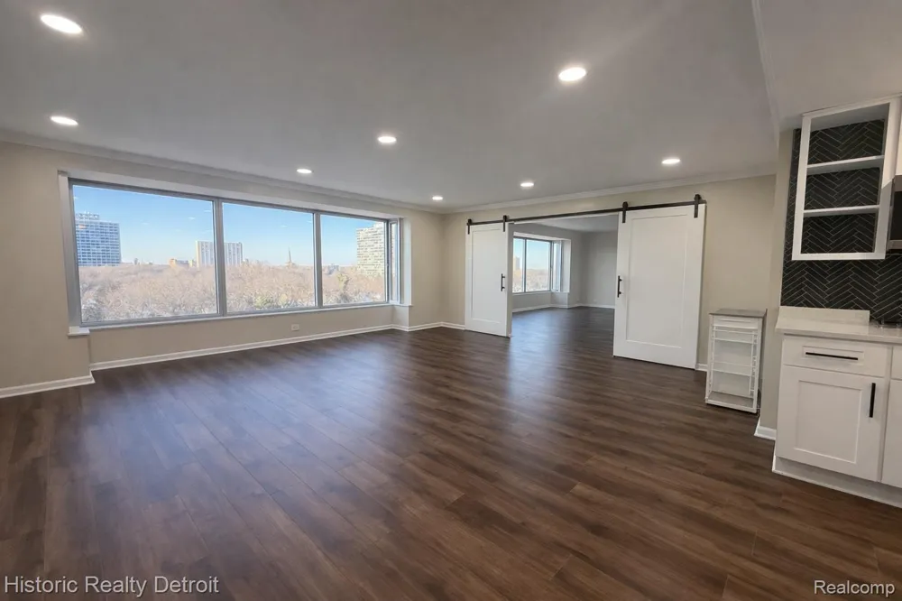 1300 E Lafayette Street E #610-11 Detroit City, MI 48207