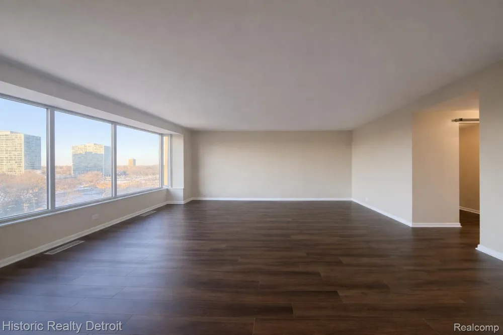 1300 E Lafayette Street E #610-11 Detroit City, MI 48207
