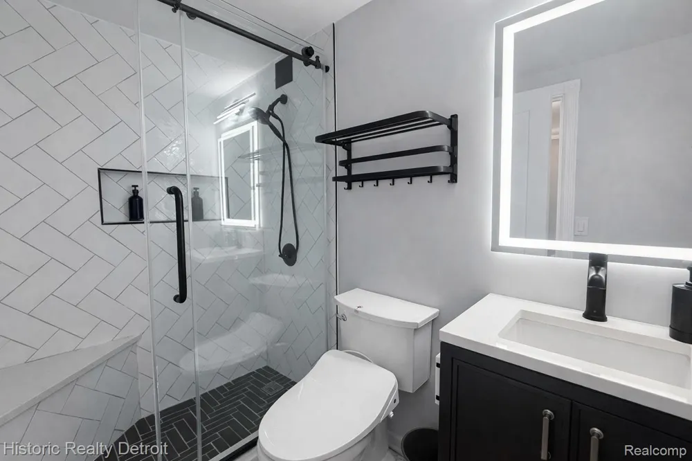 1300 E Lafayette Street E #610-11 Detroit City, MI 48207