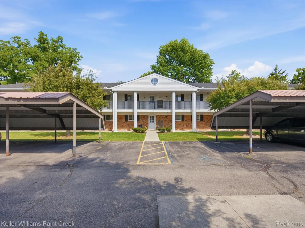 42630 Plymouth Hollow Drive #17 Plymouth Charter Township, MI 48170