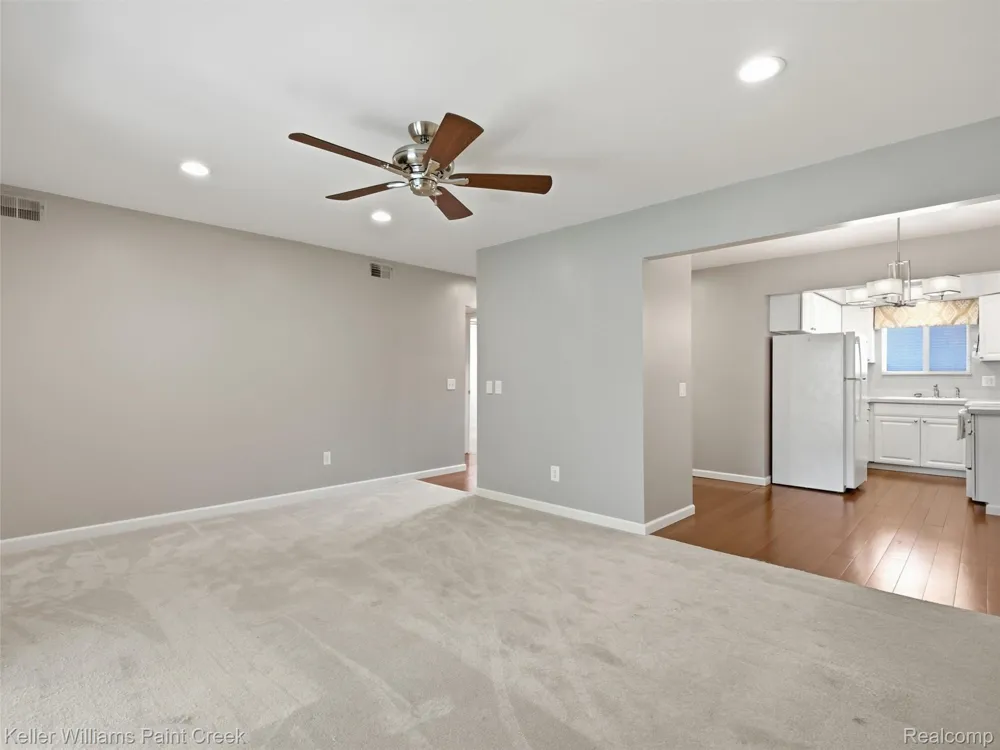 42630 Plymouth Hollow Drive #17 Plymouth Charter Township, MI 48170
