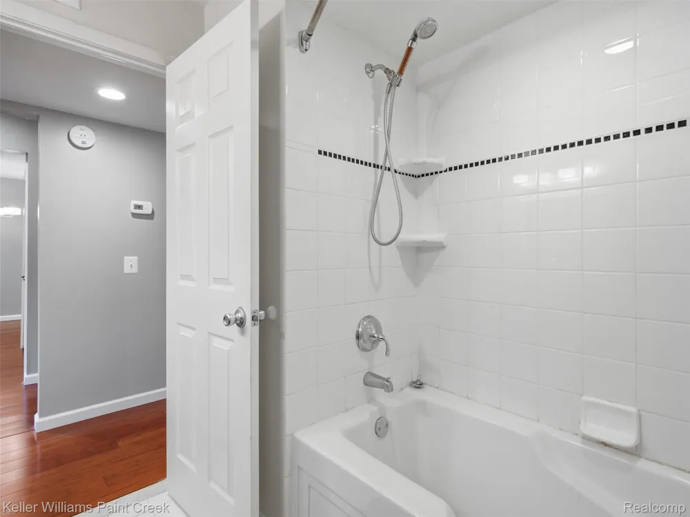 42630 Plymouth Hollow Drive #17 Plymouth Charter Township, MI 48170