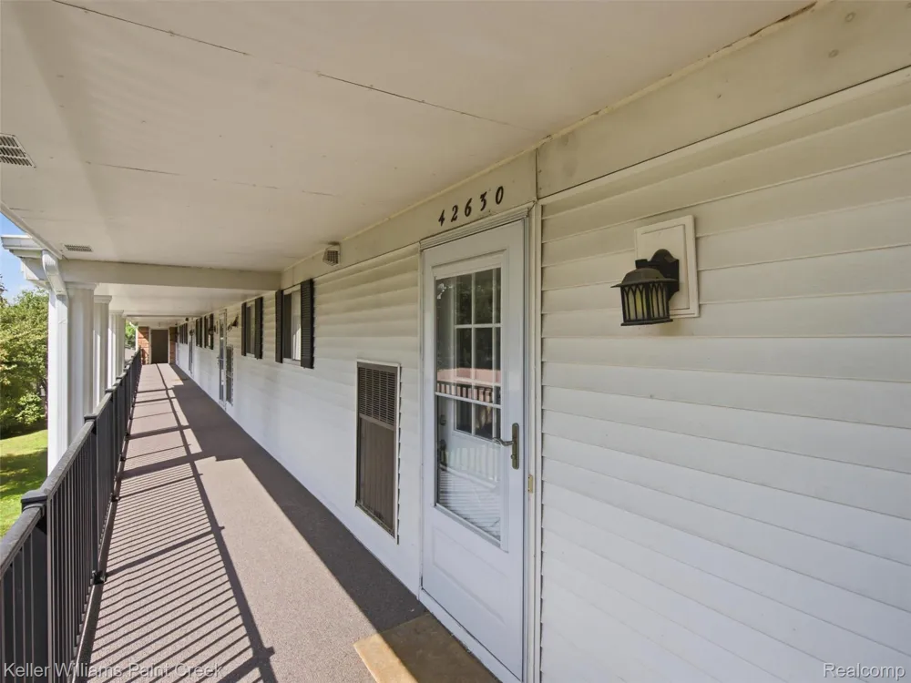 42630 Plymouth Hollow Drive #17 Plymouth Charter Township, MI 48170