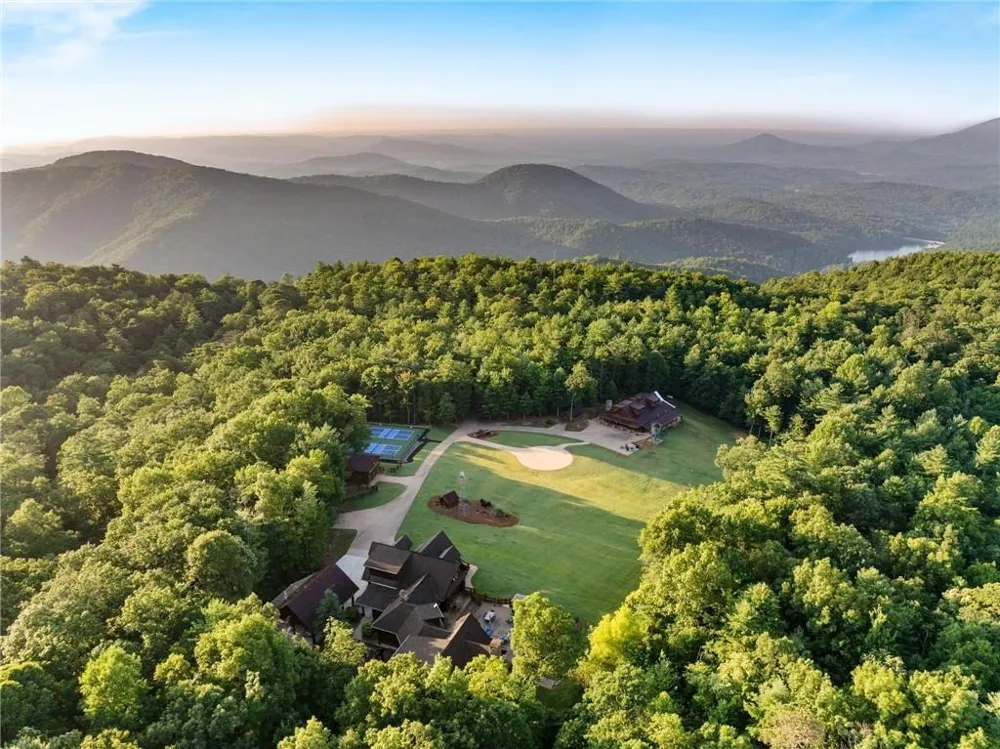 3049 Tray Mountain Road Sautee Nacoochee, GA 30157