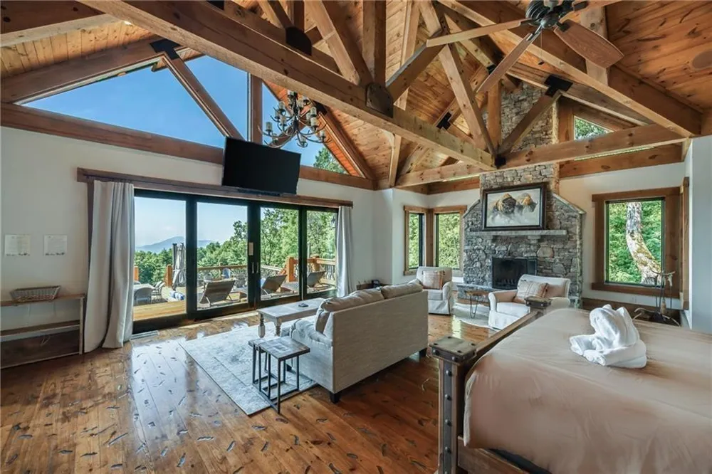 3049 Tray Mountain Road Sautee Nacoochee, GA 30157