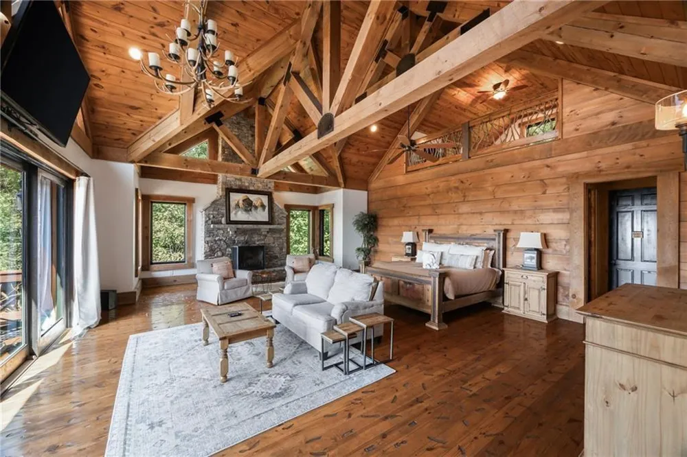 3049 Tray Mountain Road Sautee Nacoochee, GA 30157