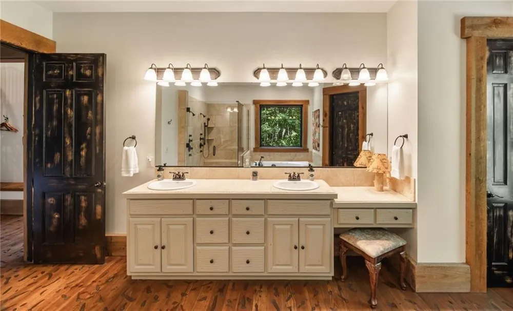3049 Tray Mountain Road Sautee Nacoochee, GA 30157