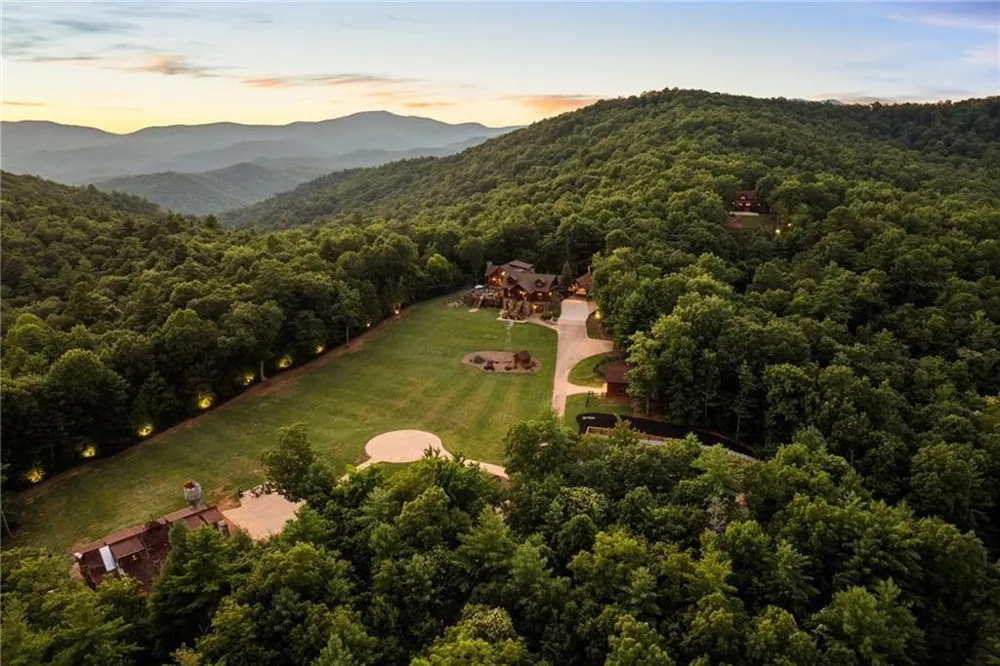 3049 Tray Mountain Road Sautee Nacoochee, GA 30157