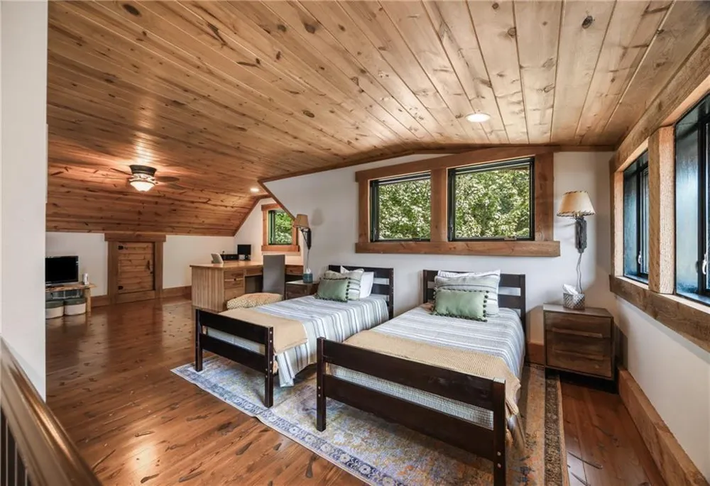 3049 Tray Mountain Road Sautee Nacoochee, GA 30157
