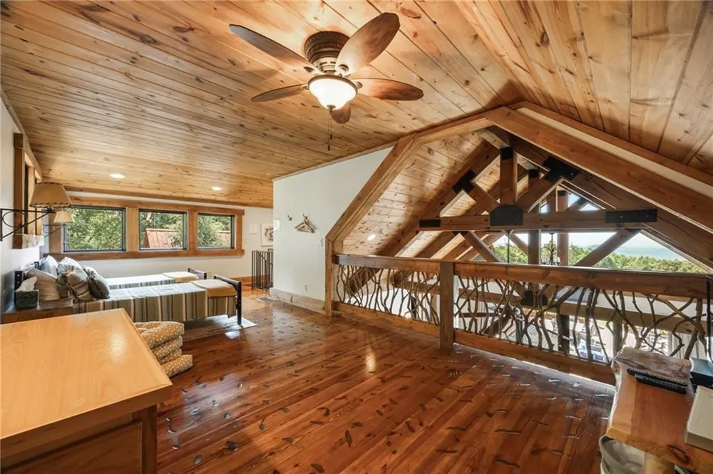 3049 Tray Mountain Road Sautee Nacoochee, GA 30157