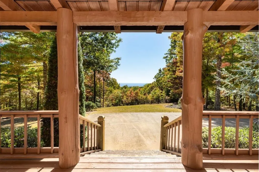 3049 Tray Mountain Road Sautee Nacoochee, GA 30157