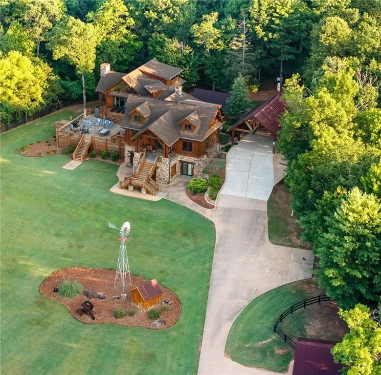 3049 Tray Mountain Road Sautee Nacoochee, GA 30157