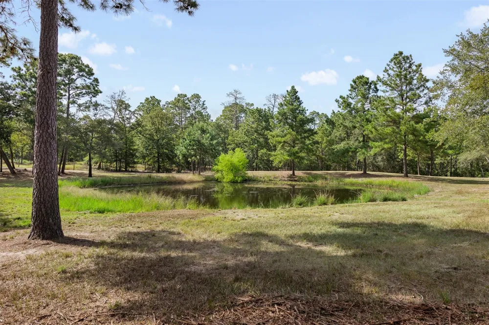 526 Piney Creek Road La Grange, TX 78945