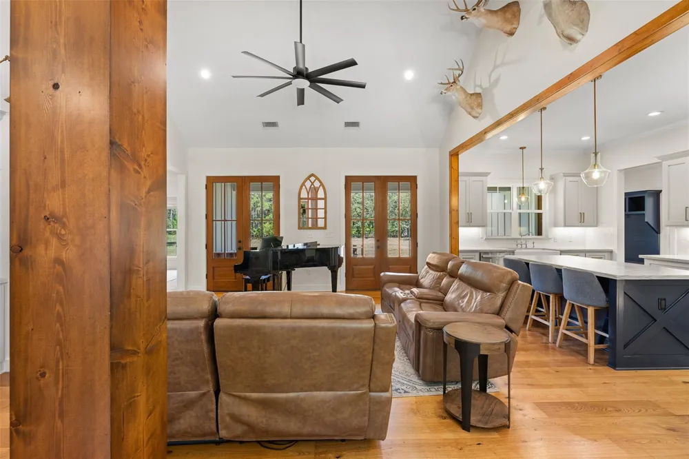 526 Piney Creek Road La Grange, TX 78945
