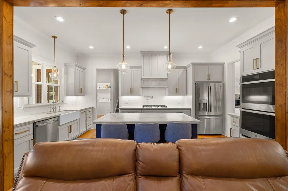 526 Piney Creek Road La Grange, TX 78945